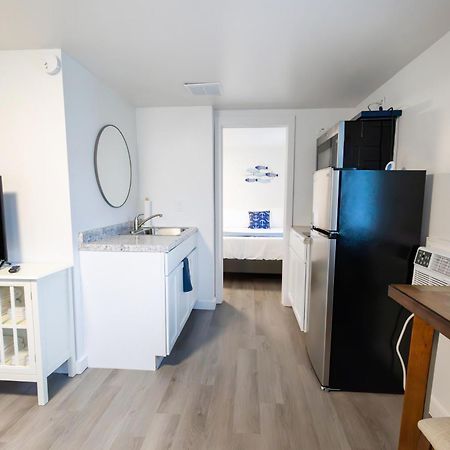 Anchor Bay Inn And Suites Sandusky Bagian luar foto