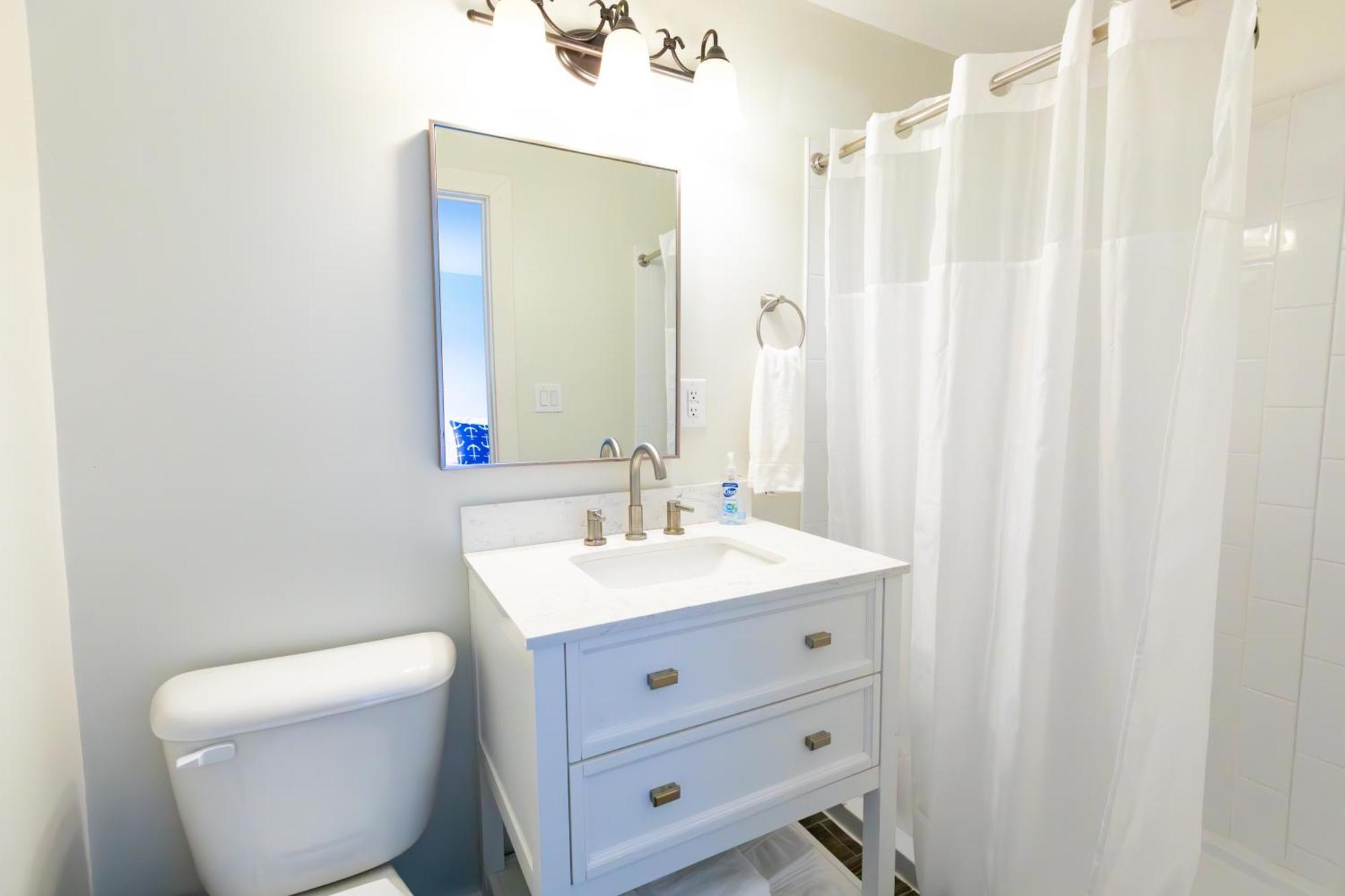 Anchor Bay Inn And Suites Sandusky Bagian luar foto