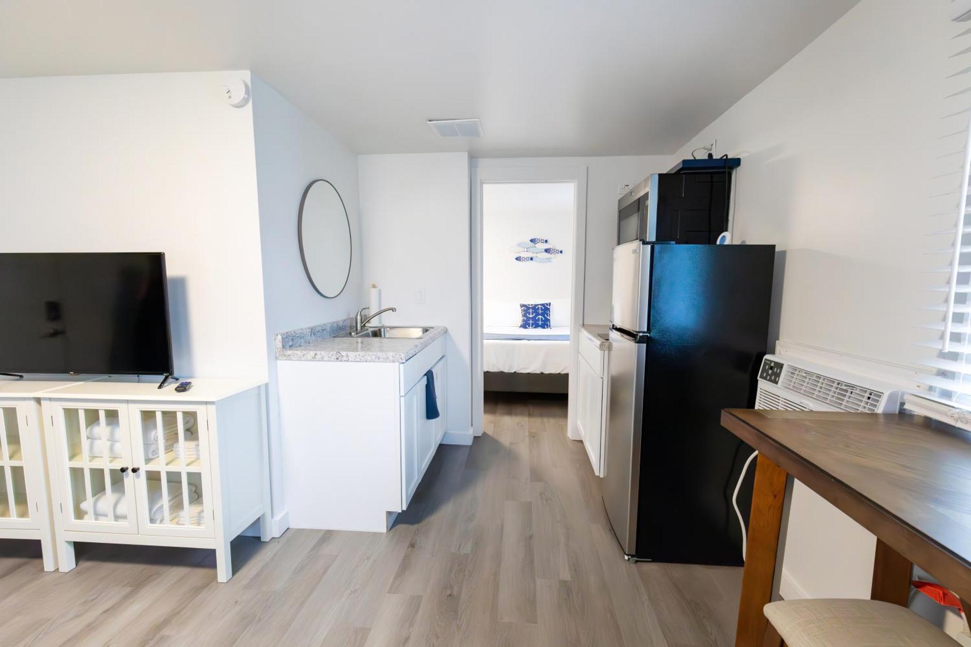 Anchor Bay Inn And Suites Sandusky Bagian luar foto