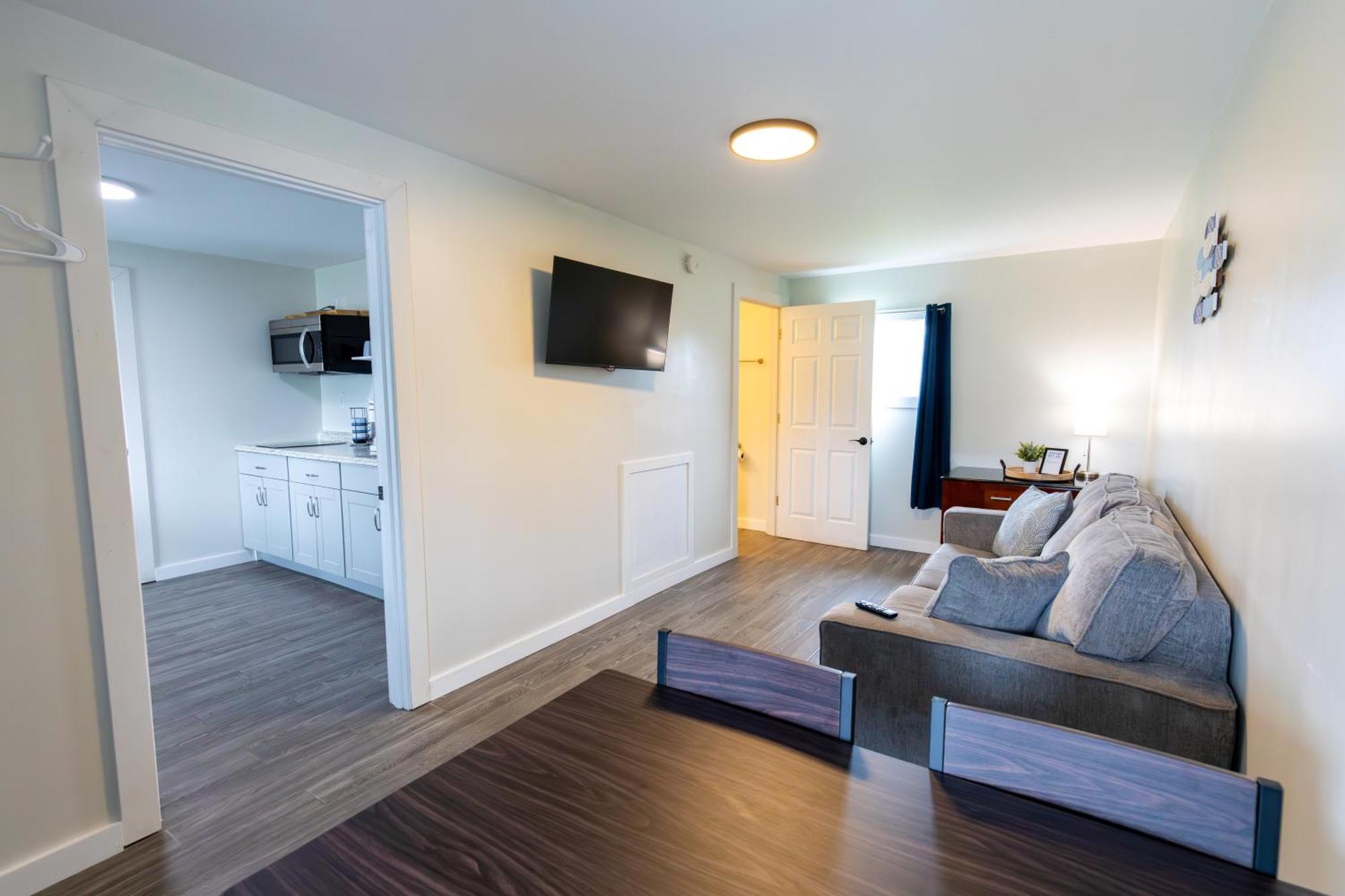 Anchor Bay Inn And Suites Sandusky Bagian luar foto