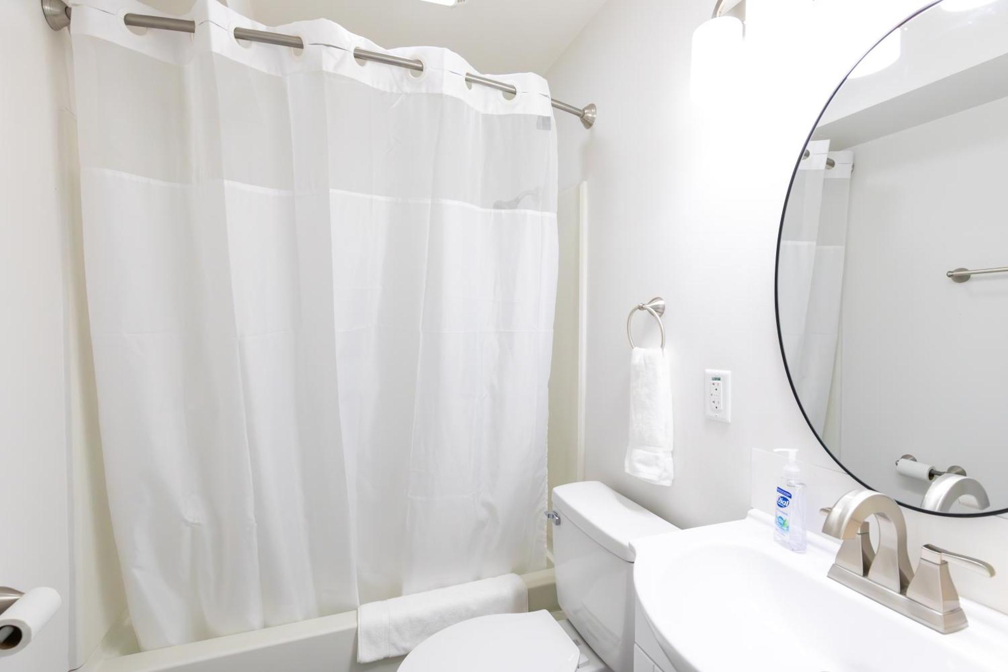 Anchor Bay Inn And Suites Sandusky Ruang foto