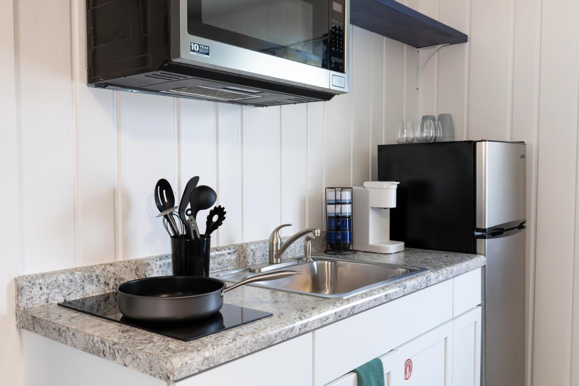 Anchor Bay Inn And Suites Sandusky Ruang foto