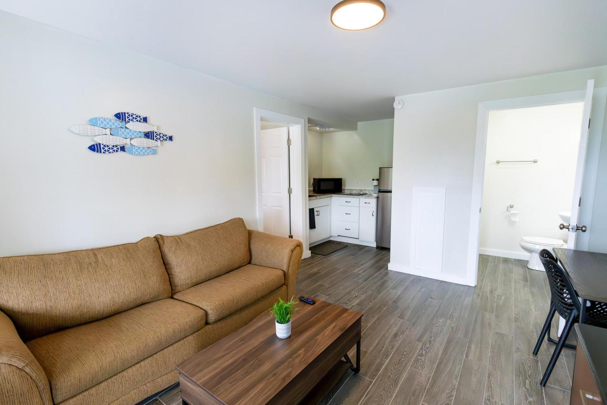 Anchor Bay Inn And Suites Sandusky Bagian luar foto