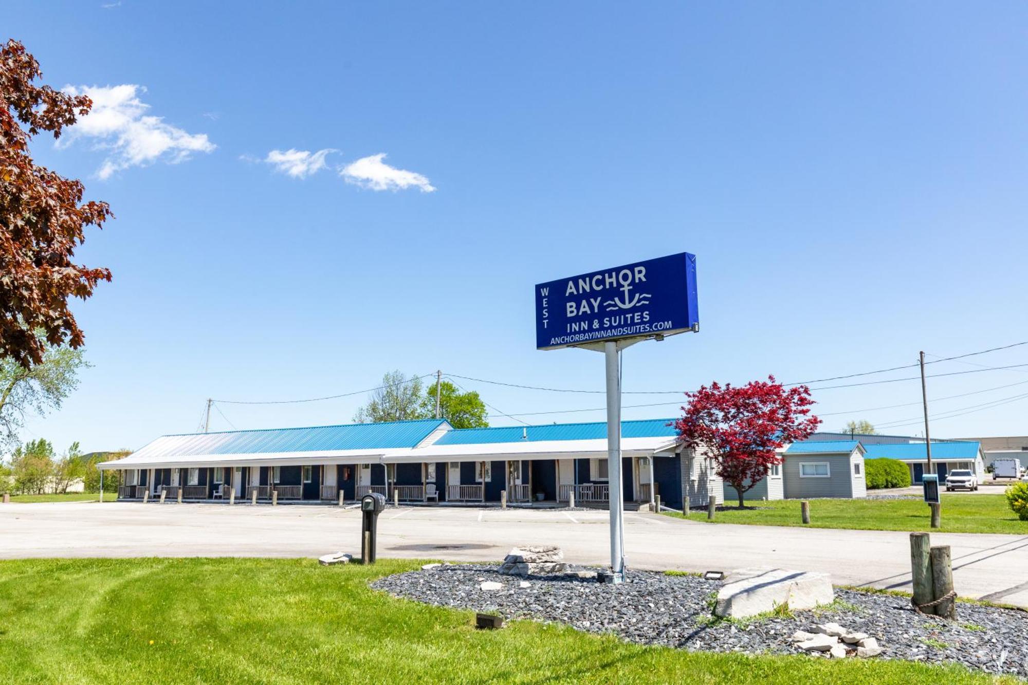 Anchor Bay Inn And Suites Sandusky Bagian luar foto